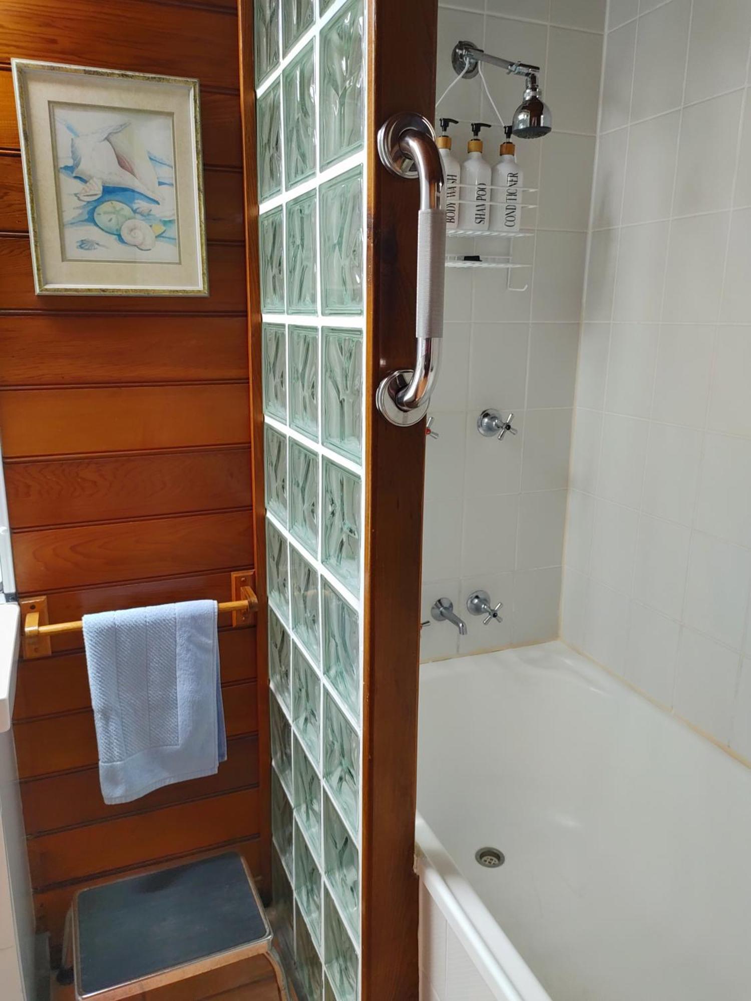Beachside Cottage - A Private Peaceful Hidden Gem 50M To Beach Nelly Bay Экстерьер фото